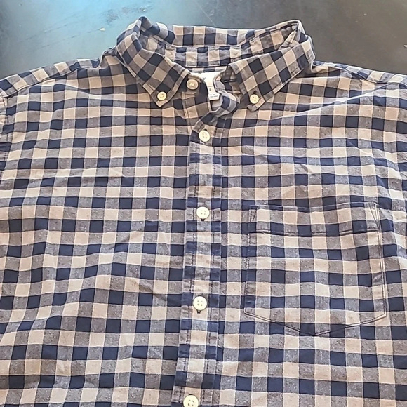 2 Old navy plaid men long sleeved button up shirts size Large collared shirts - Picture 8 of 16